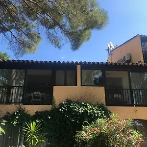https://lolivier-arles.fr-provencehotel.com