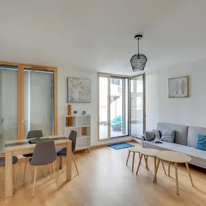 https://chic-and-spacious-apart-southern-paris.fr-paris.fr