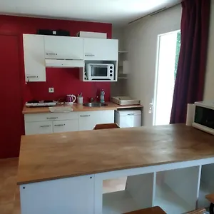 https://studio-en-rez-de-jardin-dans-la-verdure.aixenprovencehotels.org