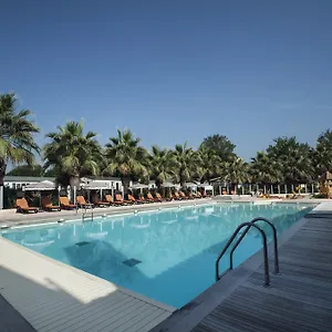 holiday-marina-resort.fr-provencehotel.com/